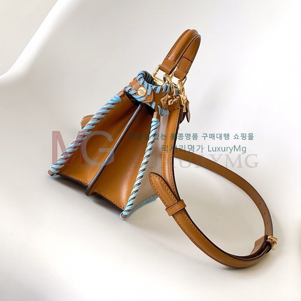 ��� ��ī�� ���̾��� �����ڴ� �̴� F0095001-3