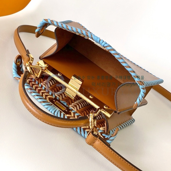 ��� ��ī�� ���̾��� �����ڴ� �̴� F0095001-3