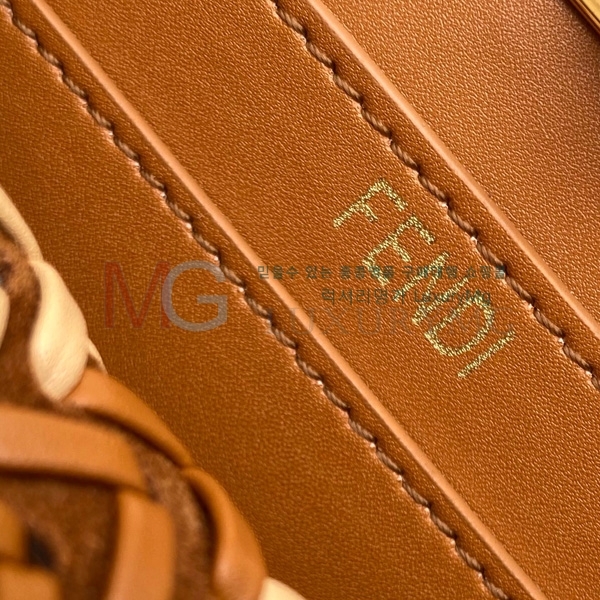 ��� ��ī�� ���̾��� �����ڴ� �̴� F0095001-3