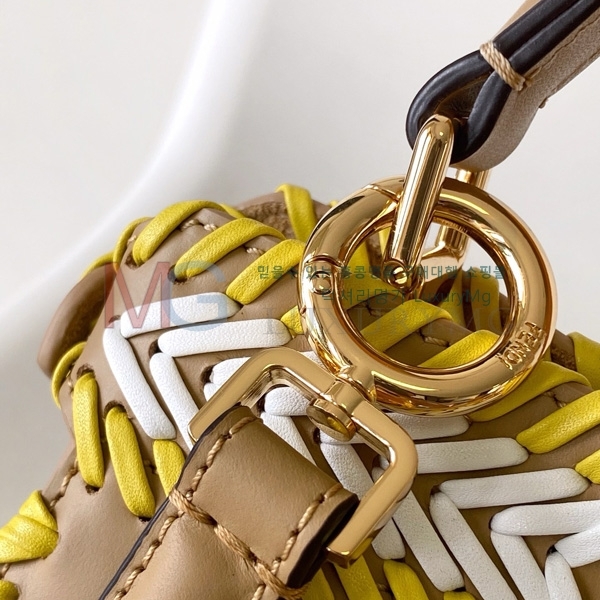 ��� ��ī�� ���̾��� �����ڴ� �̴� F0095001-2