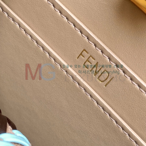 ��� ��ī�� ���̾��� �����ڴ� �̴� F0095001-4