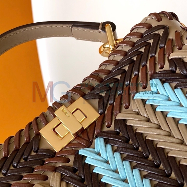 ��� ��ī�� ���̾��� �����ڴ� �̴� F0095001-4