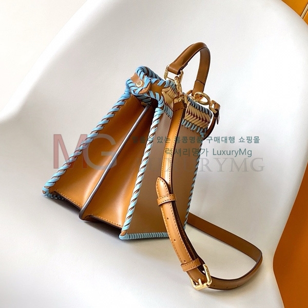 ��� ��ī�� ���̾��� �����ڴ� �̴� F0095001-1