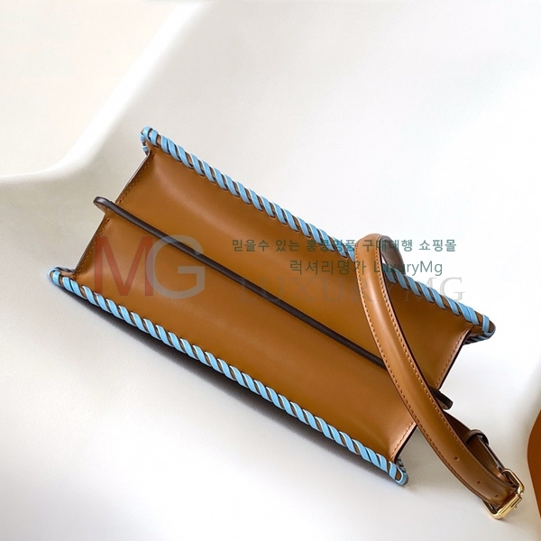 ��� ��ī�� ���̾��� �����ڴ� �̴� F0095001-1