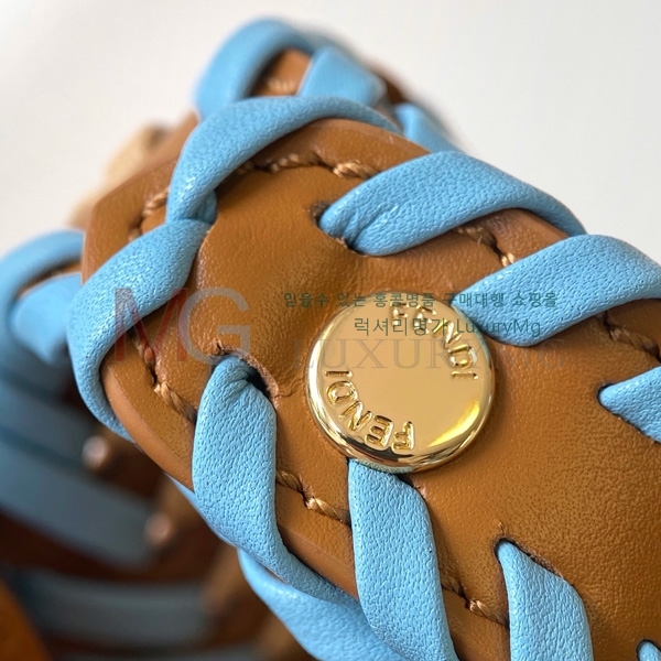 ��� ��ī�� ���̾��� �����ڴ� �̴� F0095001-1