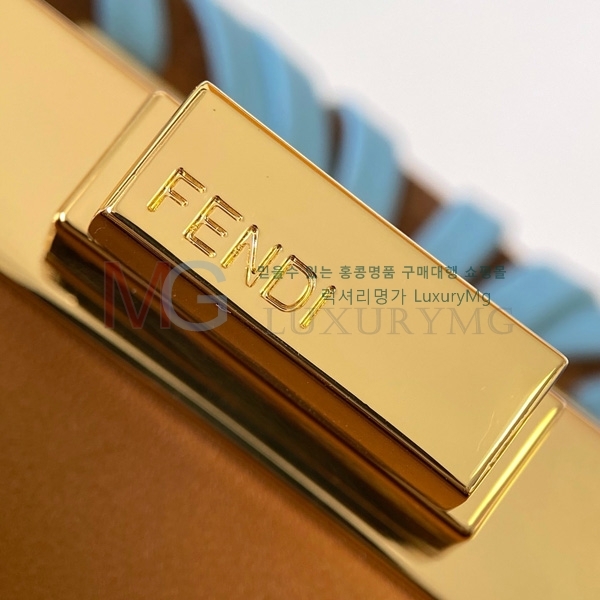 ��� ��ī�� ���̾��� �����ڴ� �̴� F0095001-1