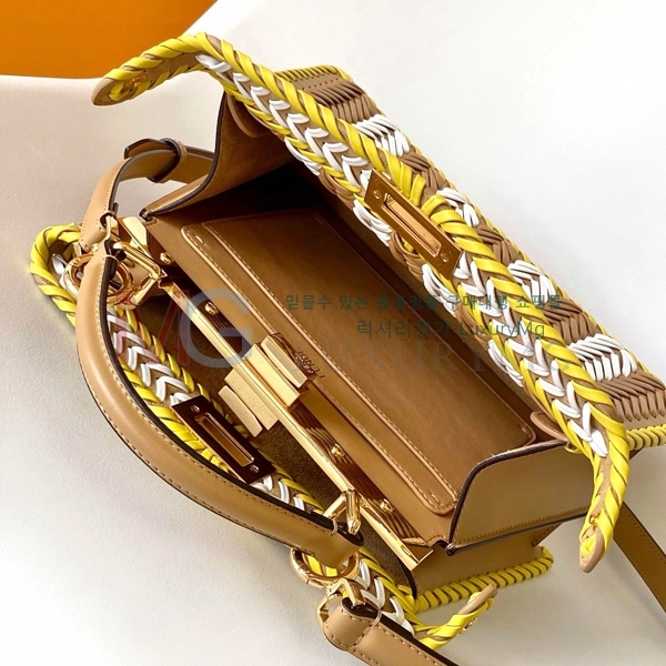 ��� ��ī�� ���̾��� �����ڴ� F009700-2