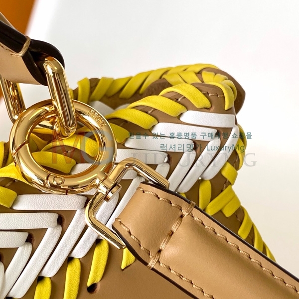 ��� ��ī�� ���̾��� �����ڴ� F009700-2