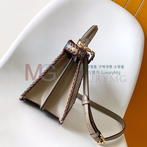 ��� ��ī�� ���̾��� �����ڴ� F009700-1