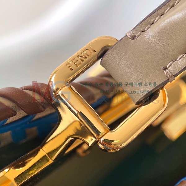 ��� ��ī�� ���̾��� �����ڴ� F009700-1