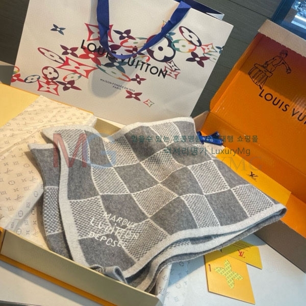 ̺ ÷/ī L82817370-1