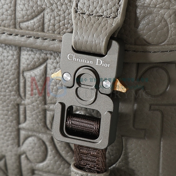  ε ũν ÷ 1ESPO333-3