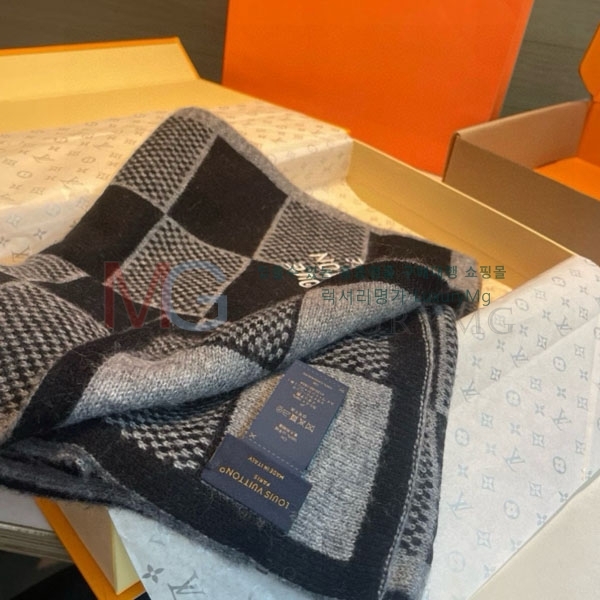 ̺ ÷/ī L82817370-2