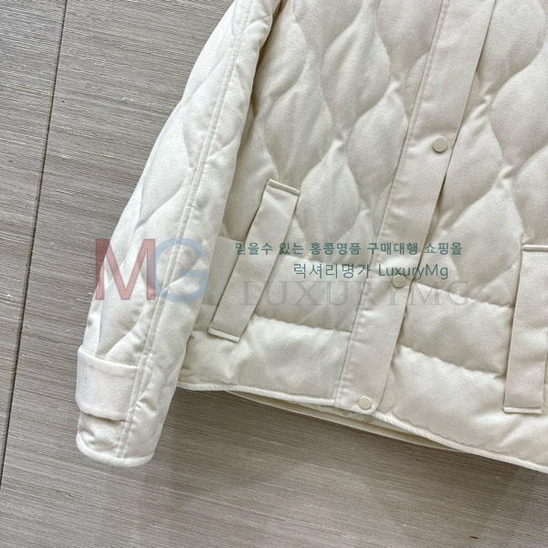  η** ٿ е LP2923022-7