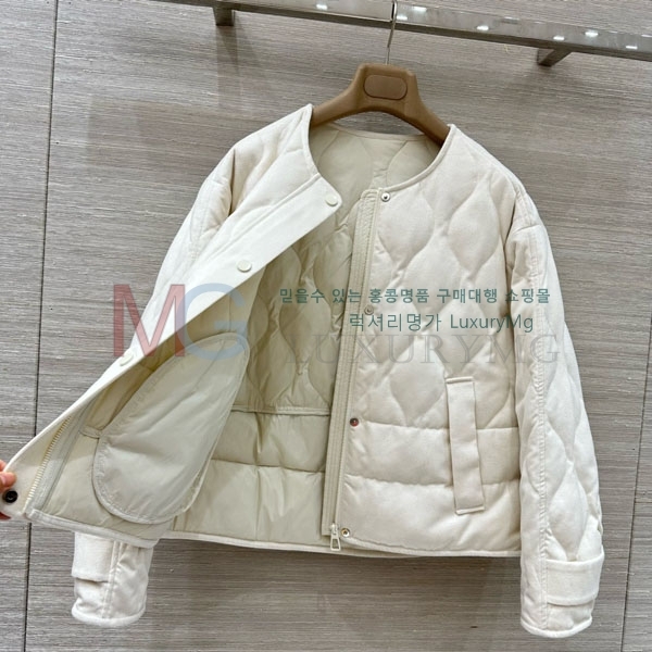  η** ٿ е LP2923022-7