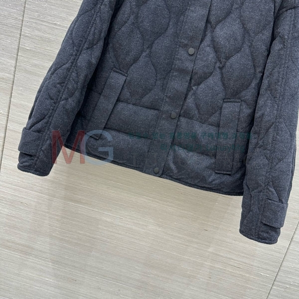  η** ٿ е LP2923022-9