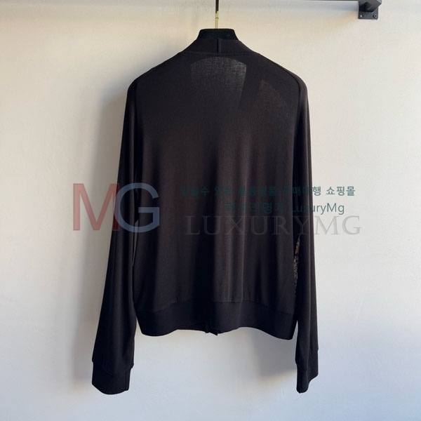 ���� �η�**�� ������ ����� LP345057-3