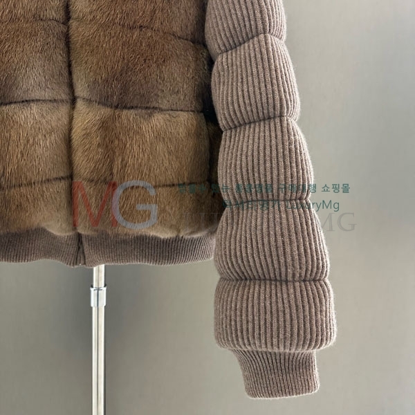 ���� ��**�� �þ �� ���� �ٿ� �е� LP562230-2