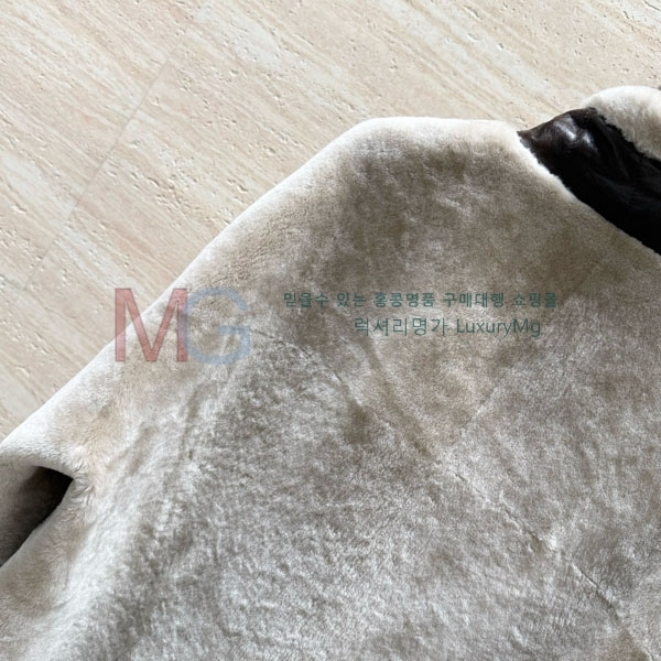  η** þ   LP23345054-11