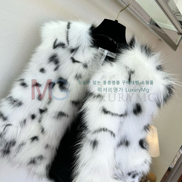   þ    DO8282306-7