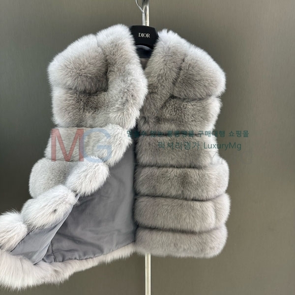   þ    DO8282306-8