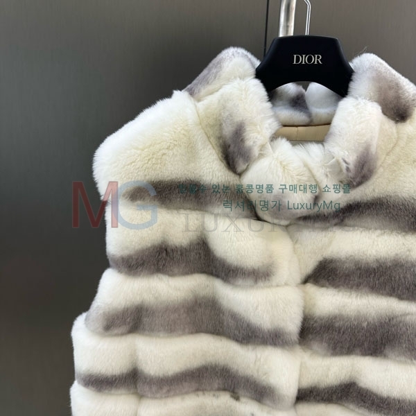   þ    DO8282306-14