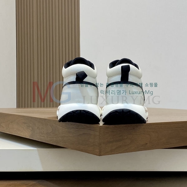 ���� ���̺��� ����Ŀ�� LV66602-4