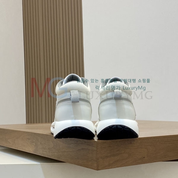 ���� ���̺��� ����Ŀ�� LV66602-3