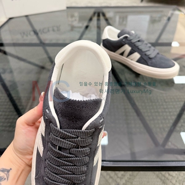  ���� ��**�� ����Ŀ�� MO3669051-4