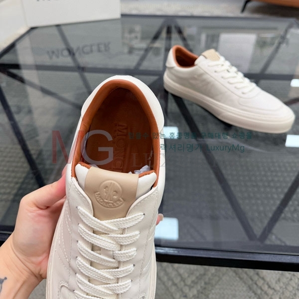  ���� ��**�� ����Ŀ�� MO366925-2