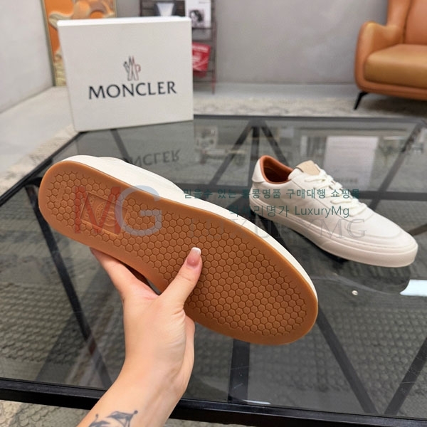  ���� ��**�� ����Ŀ�� MO366925-2