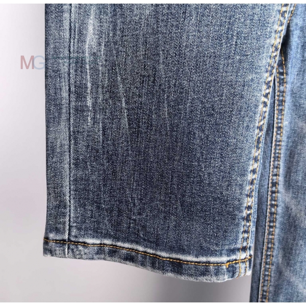 ���� �̿�̿� û���� MM523714