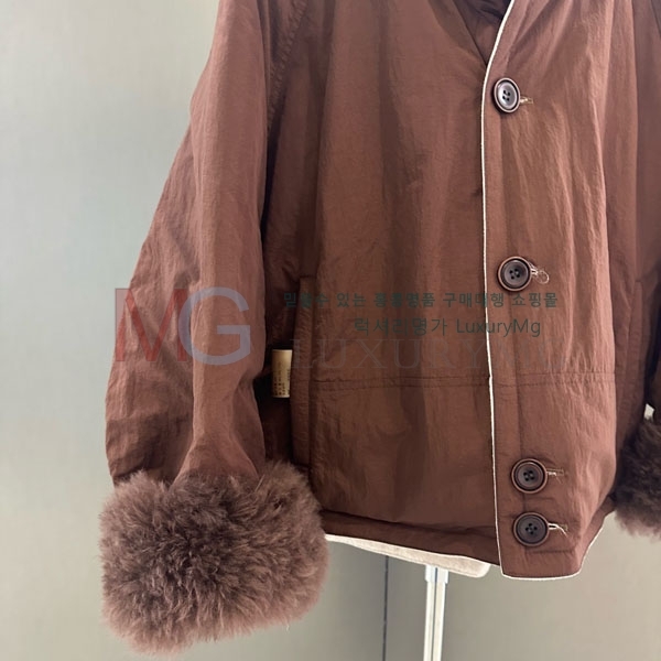 ���� �η�**�� ��� �ٿ� �е� LP434064-3