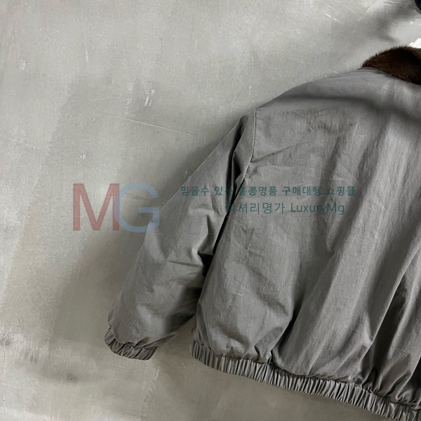 ���� �̿�̿� �þ �� ���� �ٿ� �е� MU341203-1