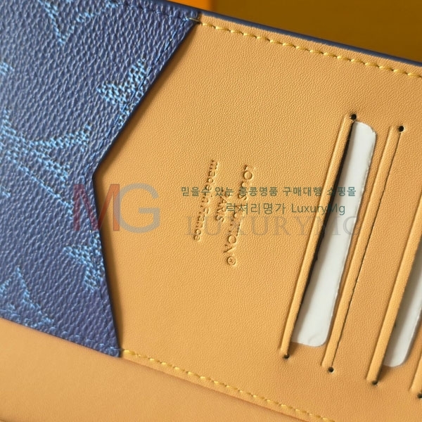 ���̺��� �н���Ʈ Ŀ�� �������� M26831-4