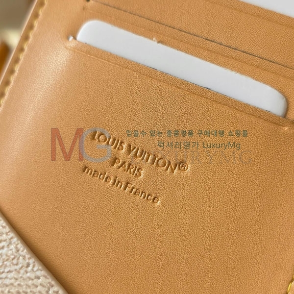 ���̺��� �н���Ʈ Ŀ�� �������� M26831-5