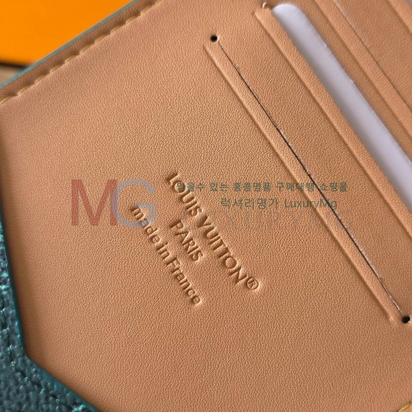 ���̺��� �н���Ʈ Ŀ�� �������� M26831-6