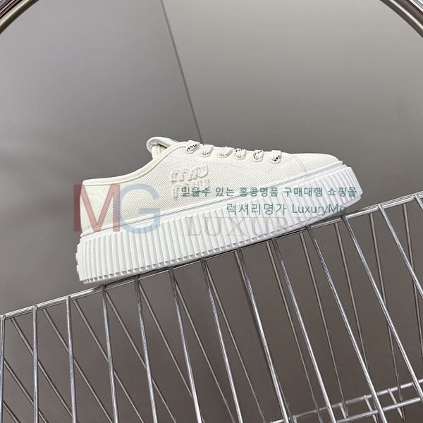 ���� �̿�̿� ����Ŀ�� MI3302884-2