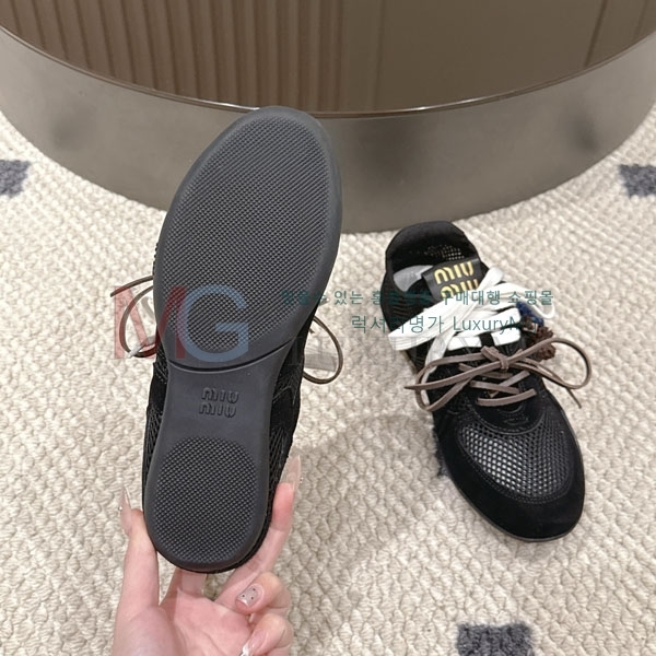 ���� �̿�̿� ����Ŀ�� 1M622810