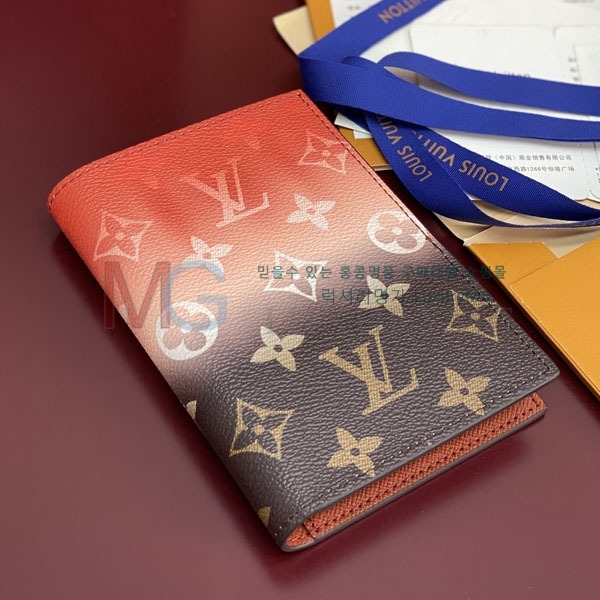 ���̺��� �н���Ʈ Ŀ�� �������� M28008-3