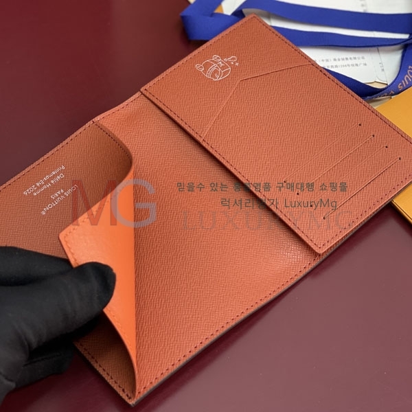 ���̺��� �н���Ʈ Ŀ�� �������� M28008-3