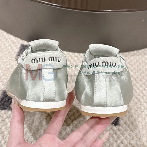 ���� �̿�̿� ����Ŀ�� MI528193-3