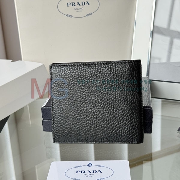 ����� ������ 2M0513-53