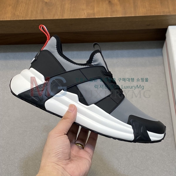 ���� ��**�� ����Ŀ�� MO644206-5