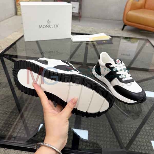 ���� ��**�� ����Ŀ�� M211905
