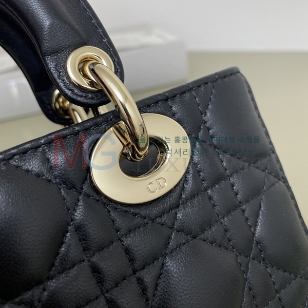 ��� ���̵� �� ���̹� M599090-104