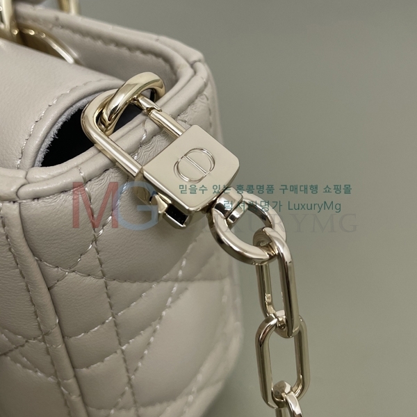 ��� ���̵� �� ���̹� M599090-102