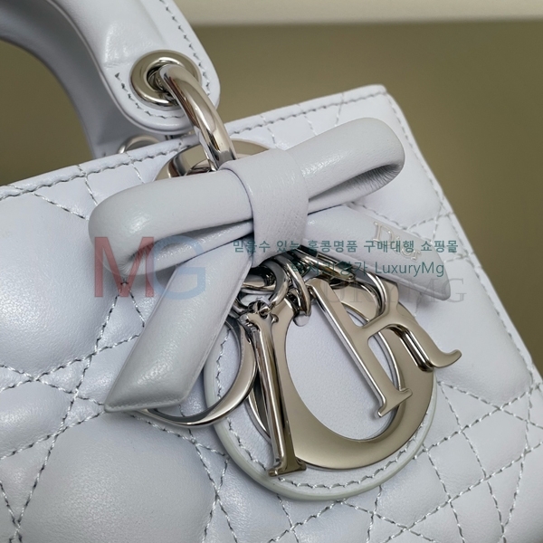 ��� ���̵� �� ���̹� M599090-101