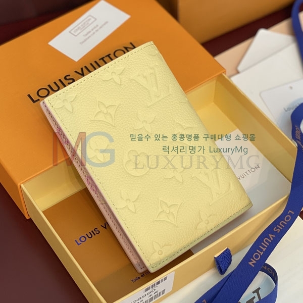 ���̺��� �н���Ʈ Ŀ�� �������� M28990-3