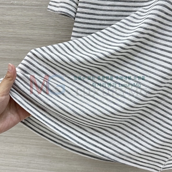 ���� ���ڷ� ��ġ�ڸ� ���� Ƽ���� BC23053-11